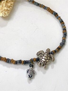 Coastal Stone Sea Turtles Beach Anklet